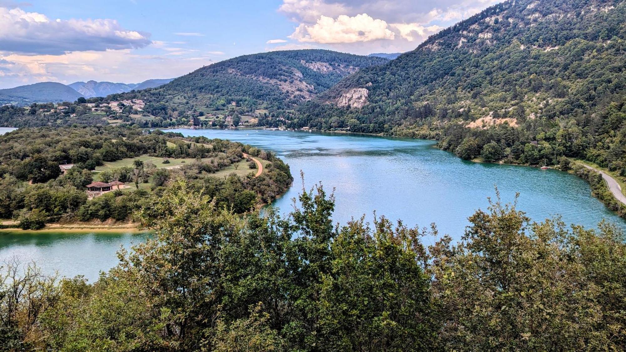 Cabanes Et Lodges Du Belvedere Serrieres-sur-Ain Esterno foto