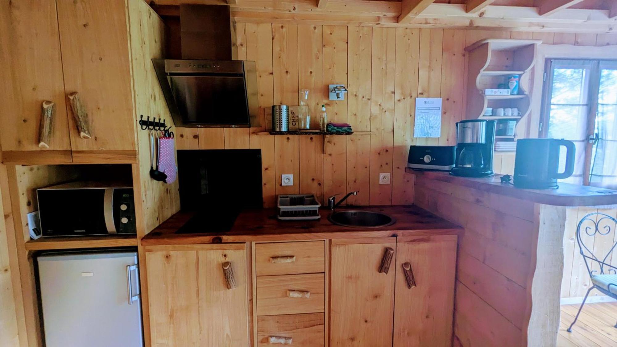 Cabanes Et Lodges Du Belvedere Serrieres-sur-Ain Esterno foto