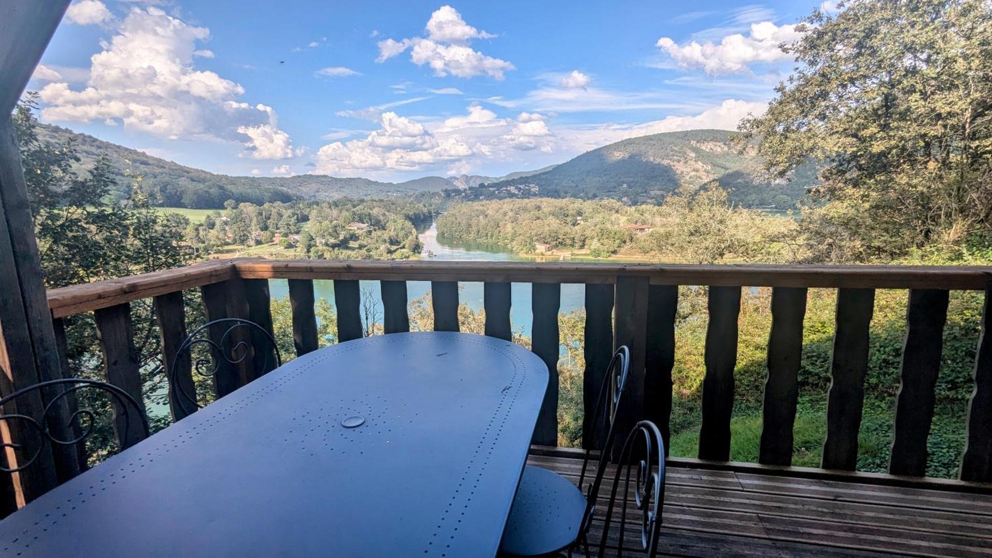 Cabanes Et Lodges Du Belvedere Serrieres-sur-Ain Esterno foto
