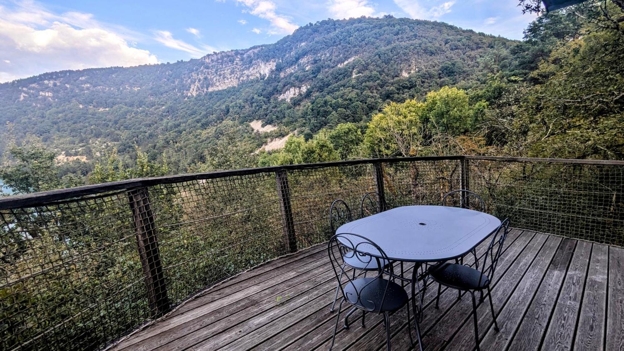 Cabanes Et Lodges Du Belvedere Serrieres-sur-Ain Esterno foto