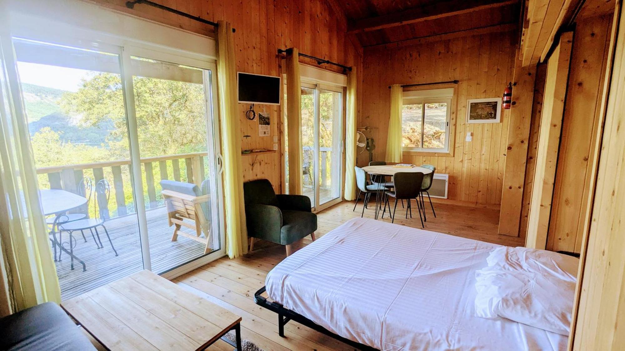 Cabanes Et Lodges Du Belvedere Serrieres-sur-Ain Esterno foto