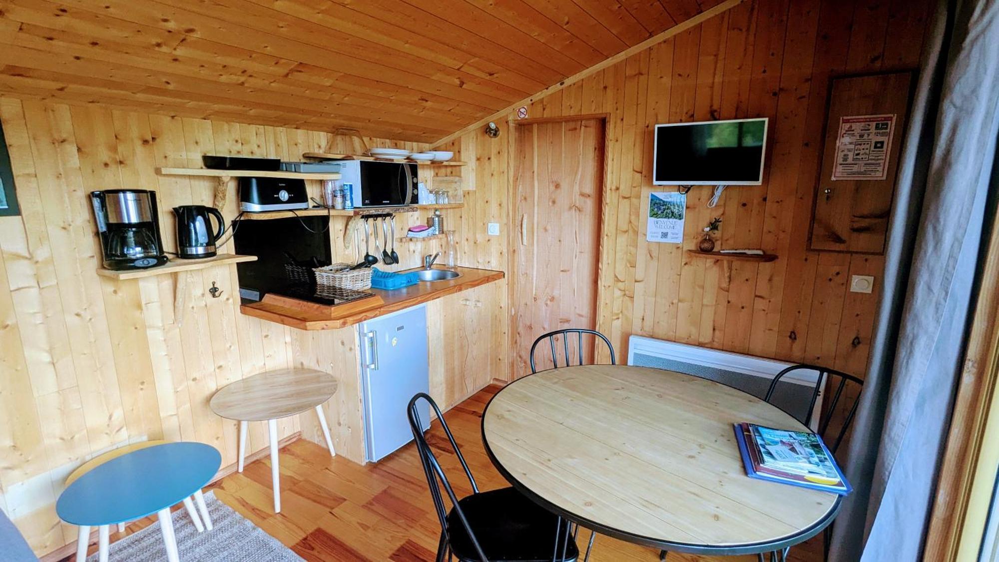 Cabanes Et Lodges Du Belvedere Serrieres-sur-Ain Esterno foto