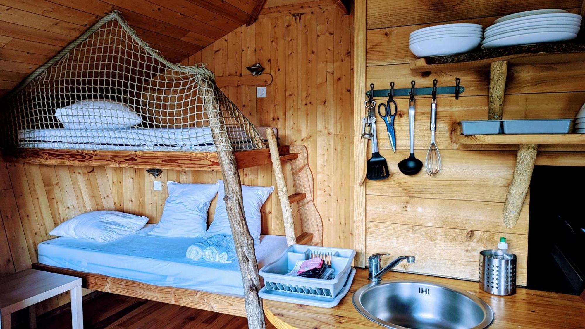 Cabanes Et Lodges Du Belvedere Serrieres-sur-Ain Esterno foto
