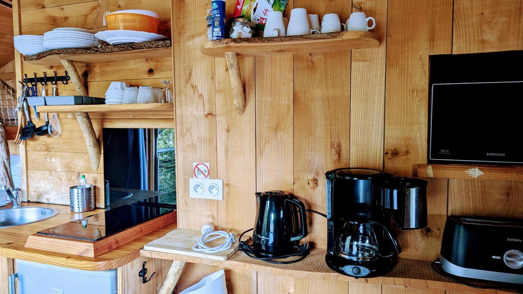 Cabanes Et Lodges Du Belvedere Serrieres-sur-Ain Esterno foto