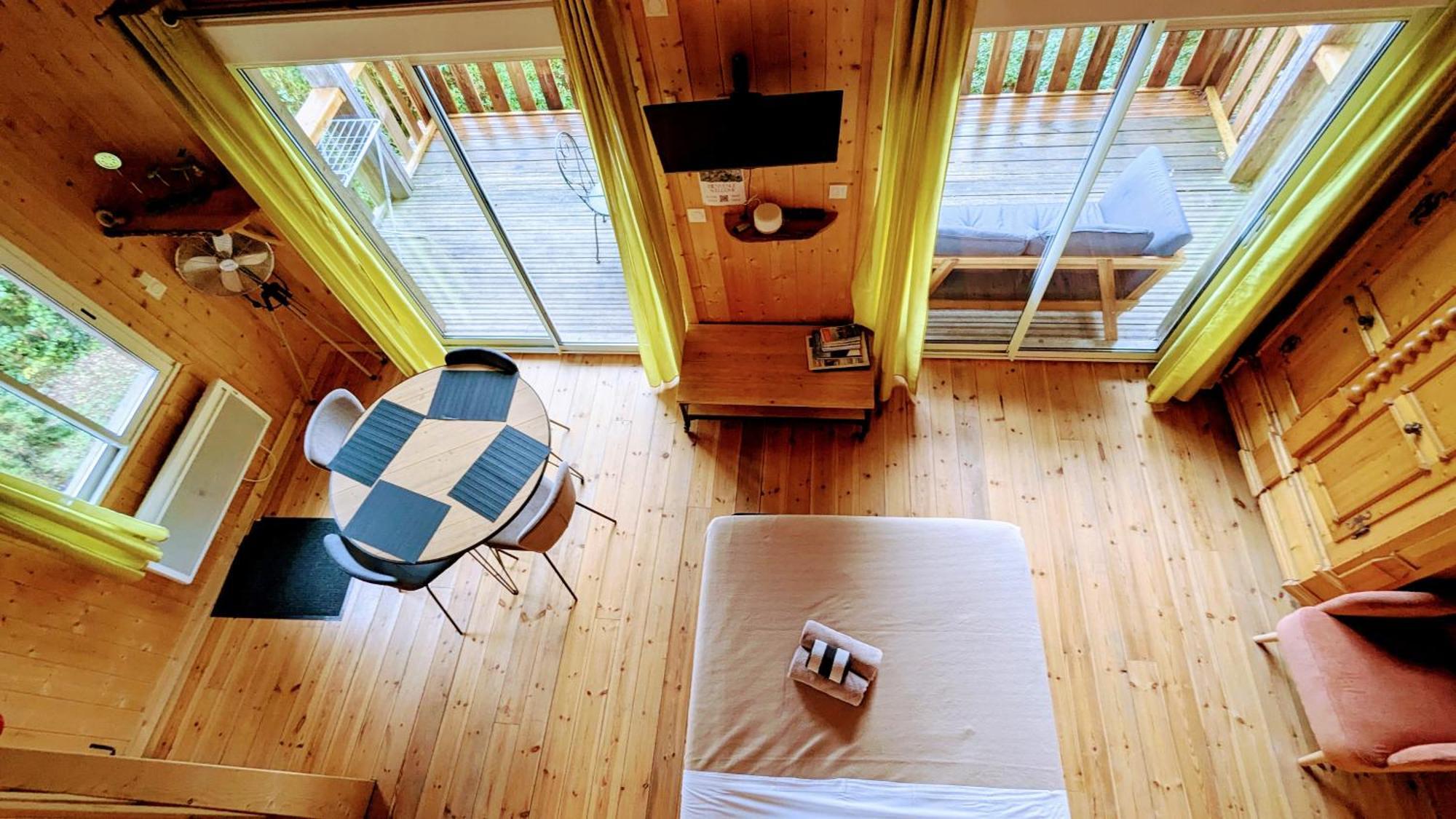 Cabanes Et Lodges Du Belvedere Serrieres-sur-Ain Esterno foto