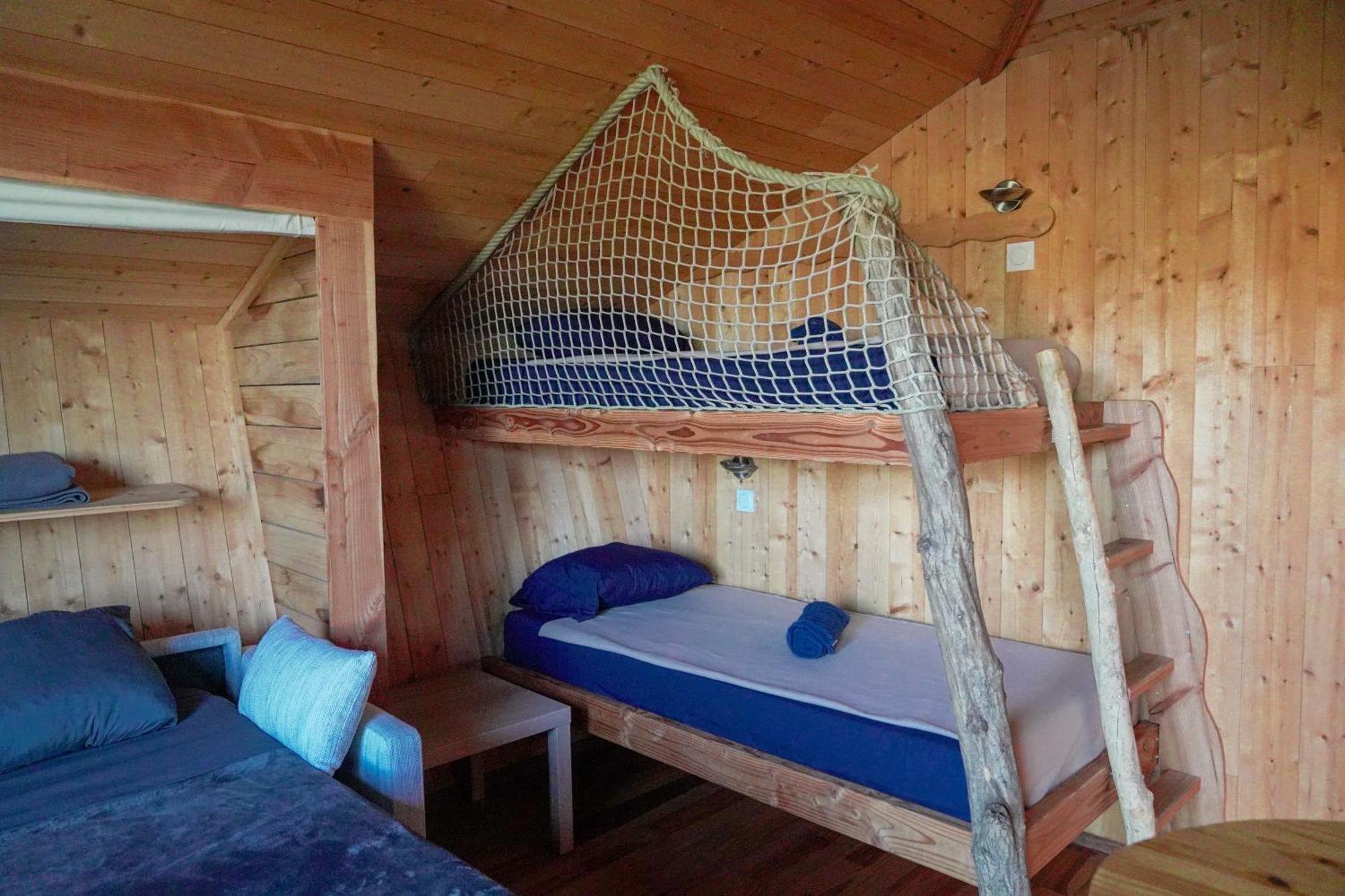 Cabanes Et Lodges Du Belvedere Serrieres-sur-Ain Esterno foto
