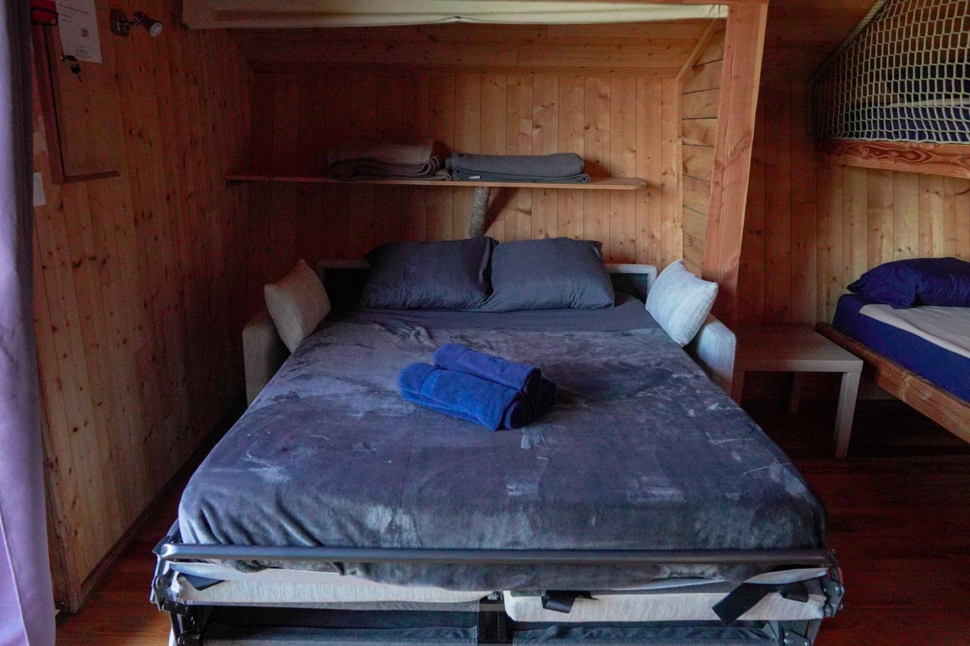 Cabanes Et Lodges Du Belvedere Serrieres-sur-Ain Esterno foto