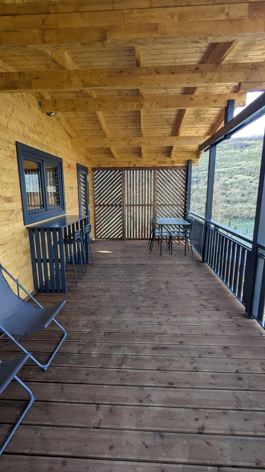 Cabanes Et Lodges Du Belvedere Serrieres-sur-Ain Esterno foto